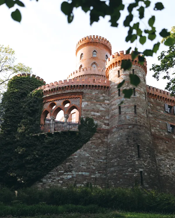 The view of the palace outside