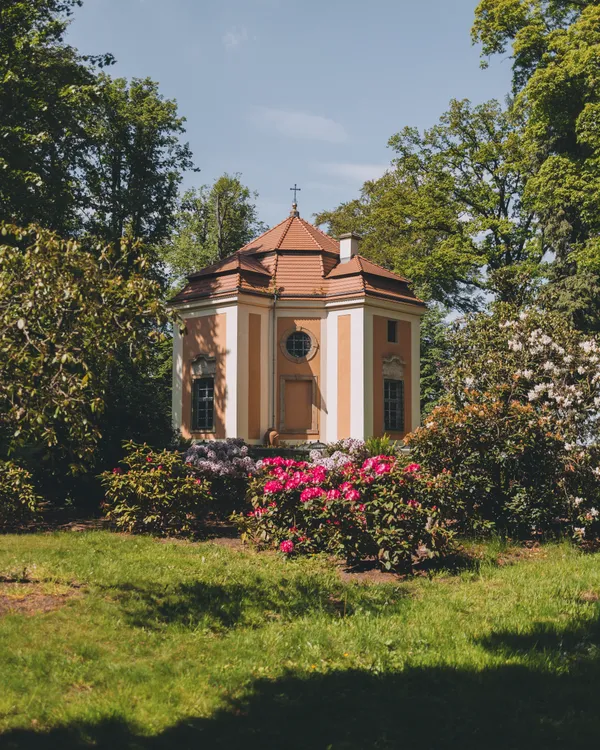 Hochberg Chapel Grave