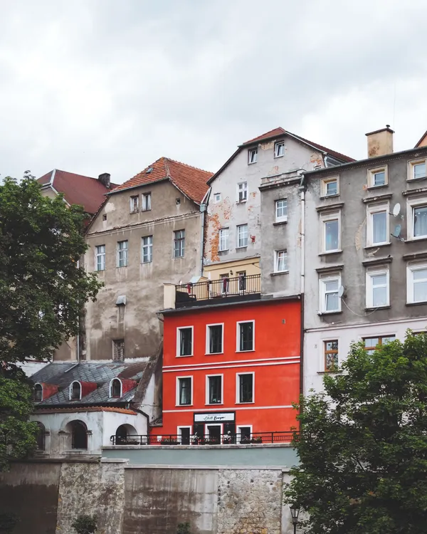 Architecture next to the canal